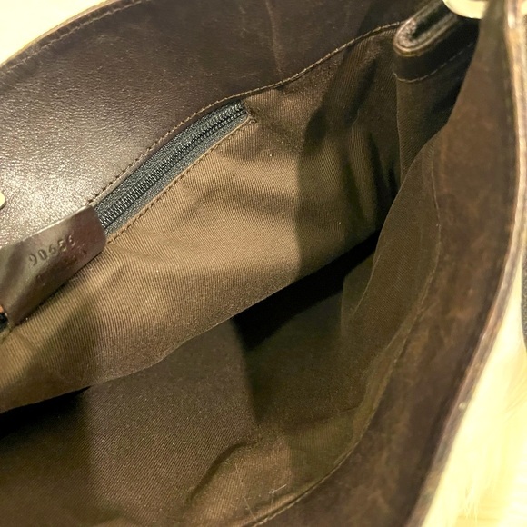 GUCCI Monogram Messenger Bag - Picture 3 of 9